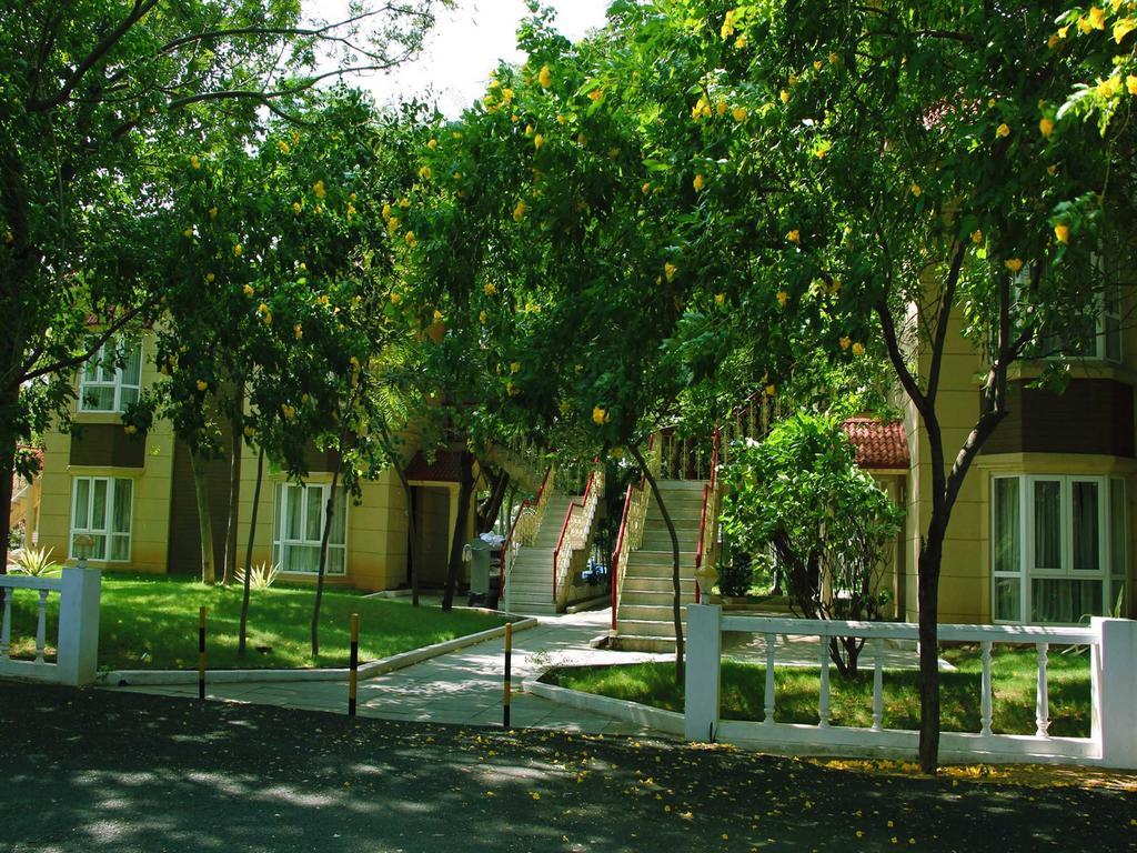 Pleasant Days Resort Chembarambakkam Lake Ngoại thất bức ảnh